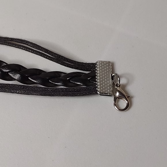 Bow, Arrow, And Mockingjay 3 Layer Black Bracelet - Picture 5 of 11